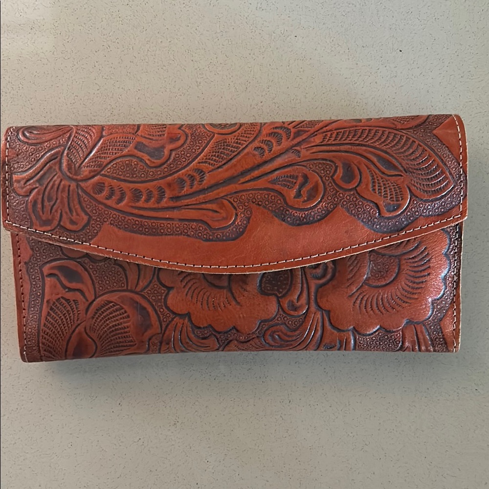 Artisan Hand Made Embossed Mexican Leather Wallet Brown.